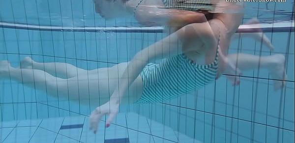  Anetta shows her naked sexy body underwater